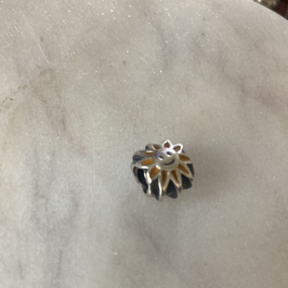 Authentic Pandora Retired Sun 🌞 Charm - Picture 3 of 4